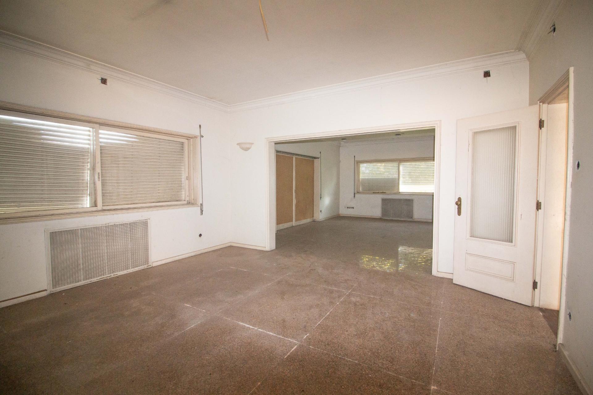 Quinta com 2 casas e 5 lotes de terreno em São João da Madeira