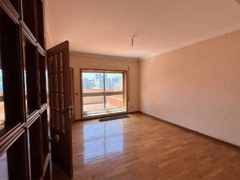Duplex T4 em São João da Madeira