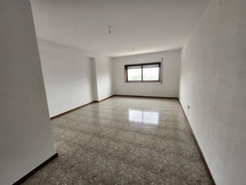 Apartamento T2 em Vilar do Paraíso
