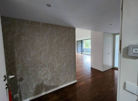 Apartamento T4 em Vilar do Paraíso