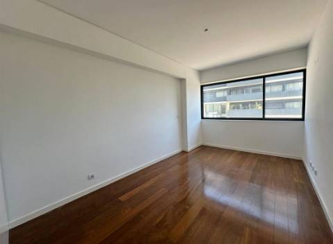 Apartamento T4 em Vilar do Paraíso