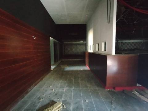 Pavilhão/Discoteca em Aradas