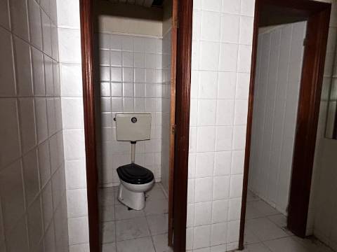 Loja em Paredes