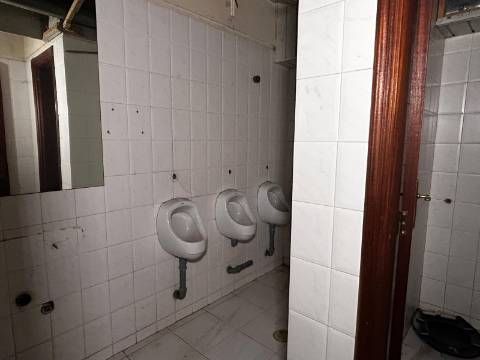Loja em Paredes
