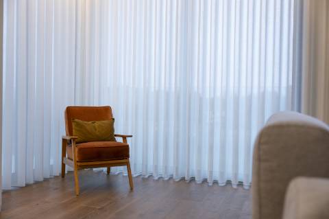 Apartamento T3 com varanda, suite, garagem dupla e arrecadação.