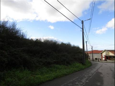 Terreno urbano em Nogueira da Regedoura