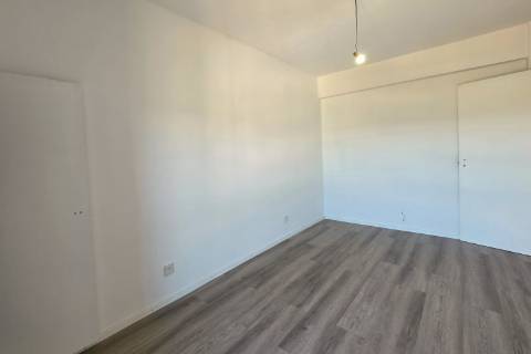 Apartamento T2 Renovado em São João da Madeira