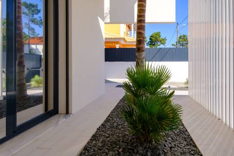 || Moradia de Luxo || T4 com Piscina || Aroeira ||