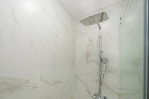 | T3 DUPLEX REMODELADO | 100M DA PRAIA | COSTA DA CAPARICA |