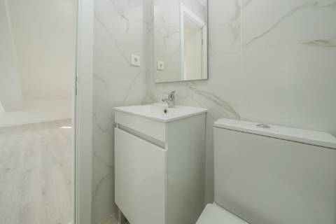 | T3 DUPLEX REMODELADO | 100M DA PRAIA | COSTA DA CAPARICA |