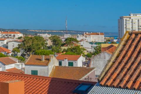 | T3 DUPLEX REMODELADO | 100M DA PRAIA | COSTA DA CAPARICA |