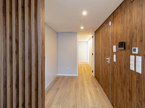 Elegância e Conforto num Duplex T3+1 com Mezanine em Carcavelos - O Espaço dos Seus Sonhos