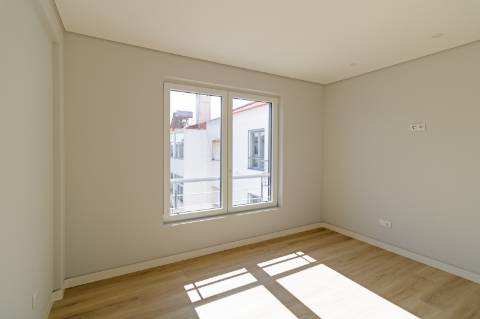 Elegância e Conforto num Duplex T3+1 com Mezanine em Carcavelos - O Espaço dos Seus Sonhos