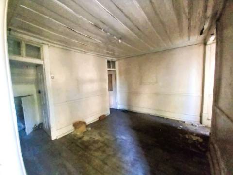 || OPORTUNIDADE INVESTIMENTO | Prédio em Alcântara | PARA REMODELAÇÃO TOTAL ||