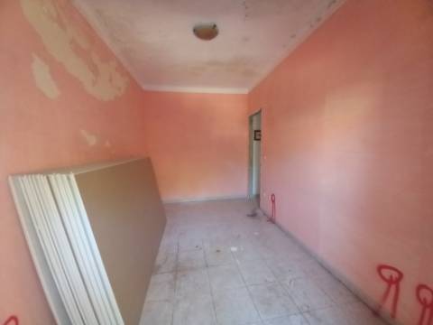 Apartamento T1 EM REMODELAÇÃO TOTAL no Coração da Baixa da Banheira