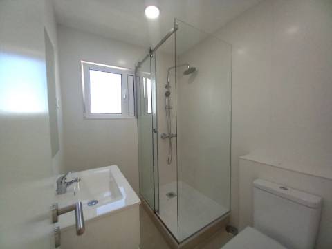 Apartamento T1 EM REMODELAÇÃO TOTAL no Coração da Baixa da Banheira