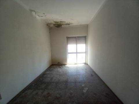 Oportunidade de Investimento | APARTAMENTO T1 | Baixa da Banheira