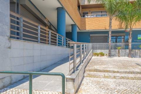 | T2 em Vila Franca de Xira | 142 m2 | Piscina | Edifício Varandas da Lezíria |