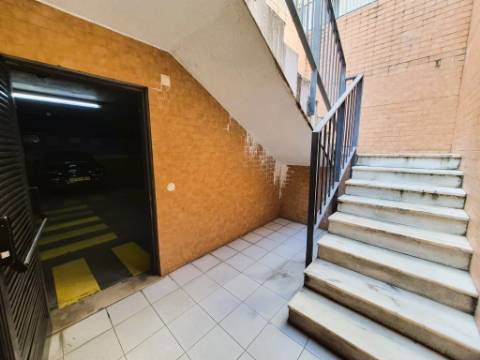 | T2 na Ameixoeira | 93 m2 | Parqueamento |