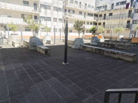 | T2 na Ameixoeira | 93 m2 | Parqueamento |