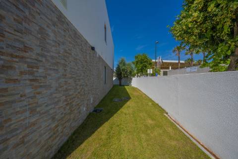 | Maravilhosa Moradia T4 | Nova | Piscina | Colégio St. Peter's School |