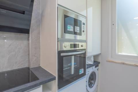 | Apartamento T2 | REMODELADO | Benfica |