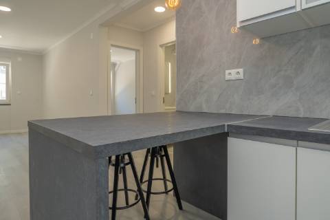 | Apartamento T2 | REMODELADO | Benfica |