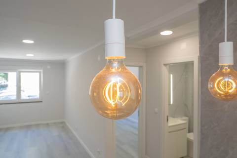 | Apartamento T2 | REMODELADO | Benfica |