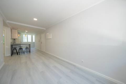 | Apartamento T2 | REMODELADO | Benfica |