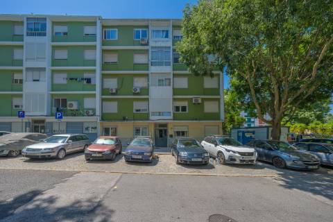 | Apartamento T2 | REMODELADO | Benfica |
