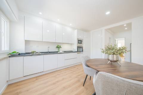 | Apartamento T3 | REMODELADO | SUÍTE | Rua República da Bolívia |