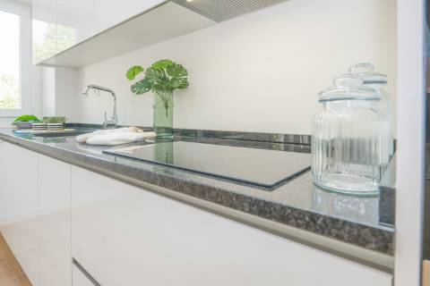| Apartamento T3 | REMODELADO | SUÍTE | Rua República da Bolívia |