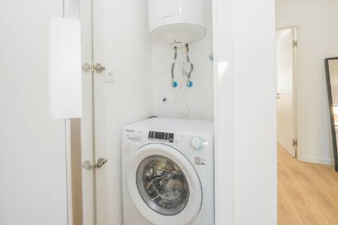 | Apartamento T3 | REMODELADO | SUÍTE | Rua República da Bolívia |