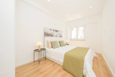 | Apartamento T3 | REMODELADO | SUÍTE | Rua República da Bolívia |