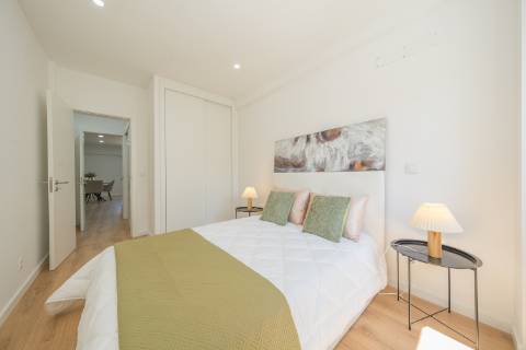 | Apartamento T3 | REMODELADO | SUÍTE | Rua República da Bolívia |