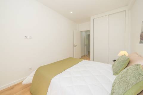 | Apartamento T3 | REMODELADO | SUÍTE | Rua República da Bolívia |
