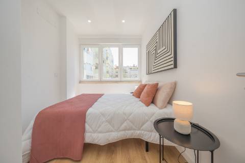 | Apartamento T3 | REMODELADO | SUÍTE | Rua República da Bolívia |