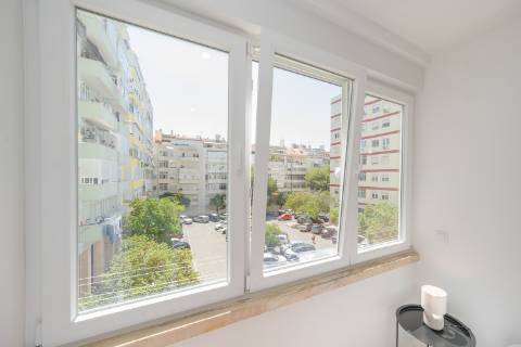 | Apartamento T3 | REMODELADO | SUÍTE | Rua República da Bolívia |