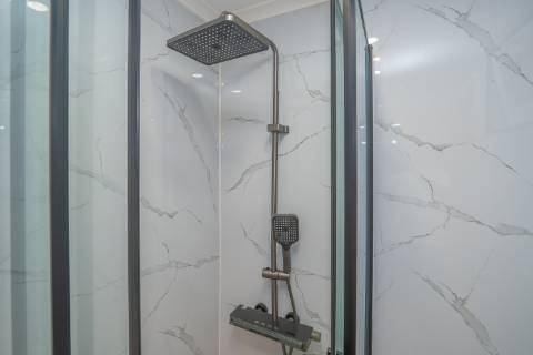 | Apartamento T3 | Remodelado | Luminoso | Perto da Zona Ribeirinha |