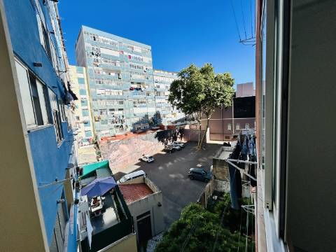 | T1 Totalmente Renovado | Centro da Amadora | Estação dos Comboios |