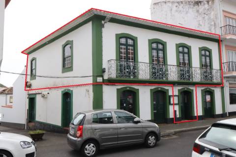 Apartamento T3 Duplex no Centro de Angra do Heroísmo