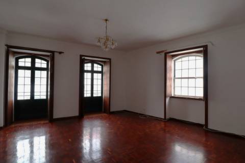 Apartamento T3 Duplex no Centro de Angra do Heroísmo