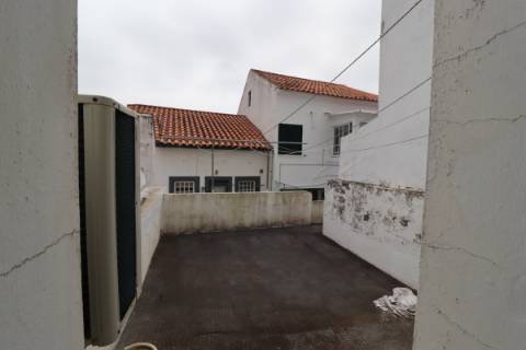 Apartamento T3 Duplex no Centro de Angra do Heroísmo