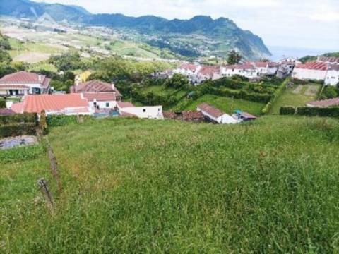 Conjunto de 3 Terrenos Rústicos de Cultura em Lomba do Cavaleiro na Povoação