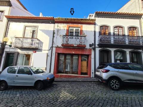 Prédio Urbano de Habitação e Comércio no Centro de Angra do Heroísmo