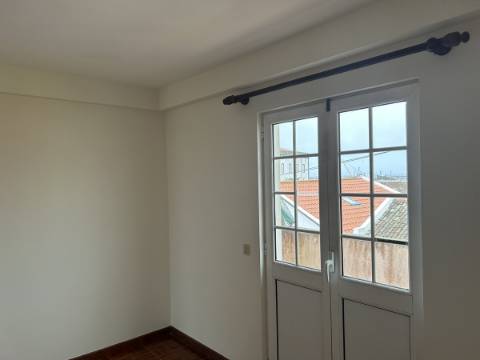 Edifício com Loja no R/C e 9 Apartamentos em Ponta Delgada