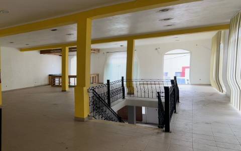 Edifício Comercial na Achadinha Concelho do Nordeste
