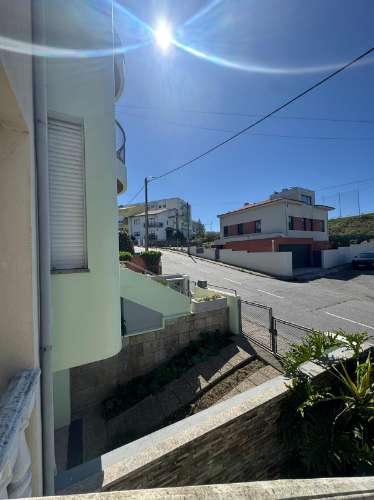 Moradia T4 com garagem para 2 carros, salão e jardim | Valbom - Gondomar