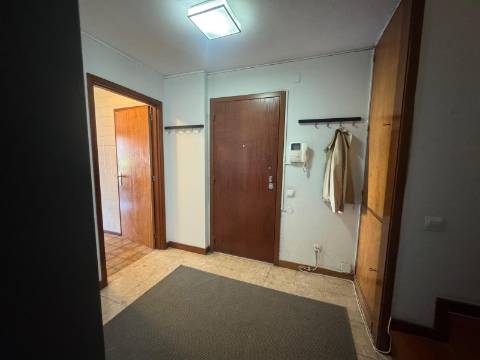 Duplex T3 com terraço e vistas de rio - Praça das Flores, Porto