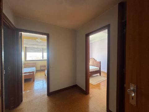 Duplex T3 com terraço e vistas de rio - Praça das Flores, Porto